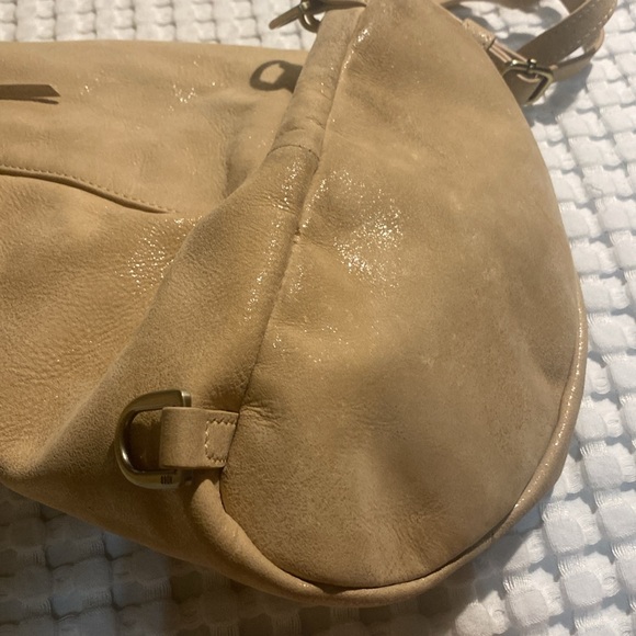 HOBO Sway Sling Shimmering Tan Shoulder Bag - Picture 5 of 10